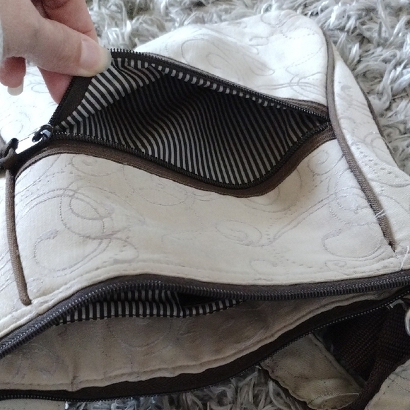 Elegant Cream Shoulder Bag - Picture 7 of 9